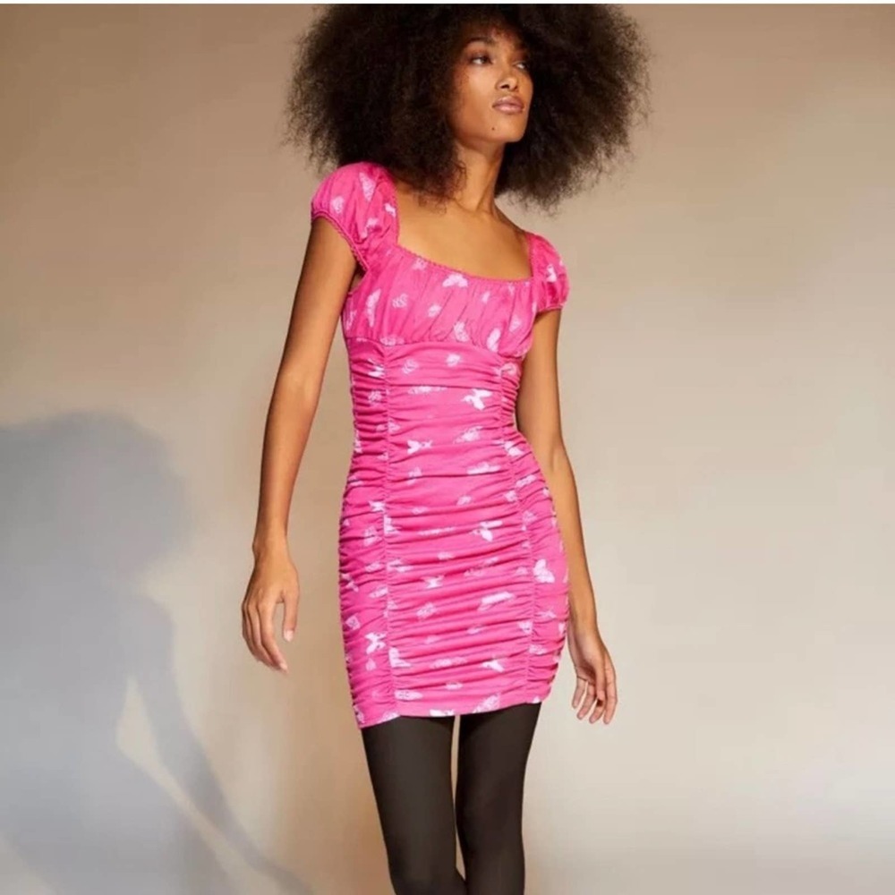 NWT UO Brenan Printed Ruched Mini Dress Sz M Pink Urban Outfitters